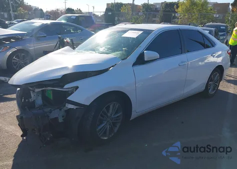 2015 Toyota Camry Se z USA, uszkodzony, nr VIN 4T1BF1FK8FU087391